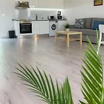 Encantadora Con Terraza Privada