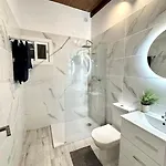 Encantadora Con Terraza Privada أرونا