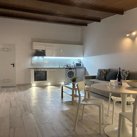 Encantadora Con Terraza Privada Casa de Férias