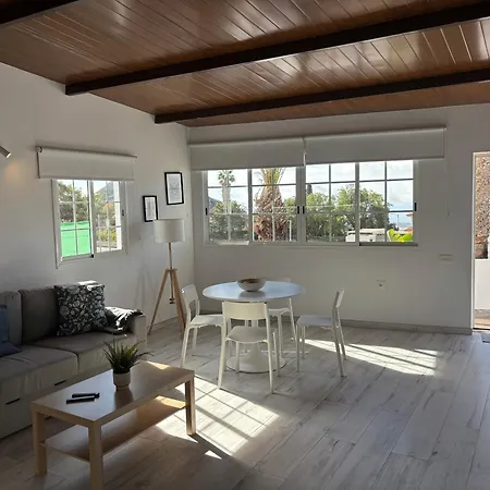 Encantadora Con Terraza Privada * أرونا