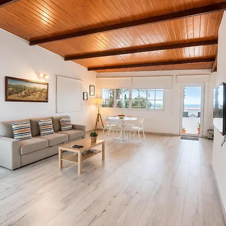 Encantadora Con Terraza Privada أرونا