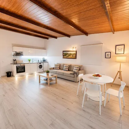 Encantadora Con Terraza Privada بيت للعطل